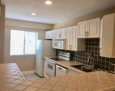 139 Sparrow Drive - Photo Thumbnail 2