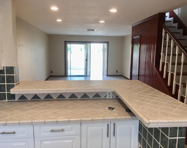 139 Sparrow Drive - Photo Thumbnail 6