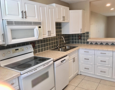 139 Sparrow Drive - Photo Thumbnail 3
