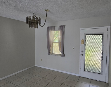 1800 N Lauderdale Avenue - Photo Thumbnail 3
