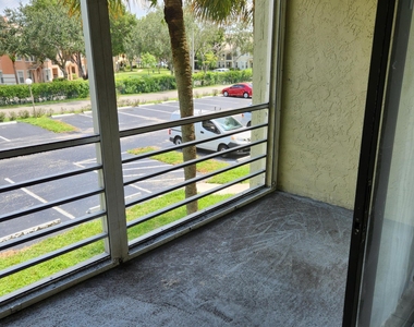 1800 N Lauderdale Avenue - Photo Thumbnail 9