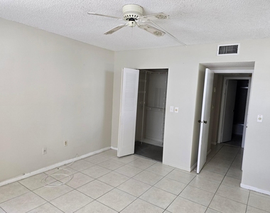 1800 N Lauderdale Avenue - Photo Thumbnail 6