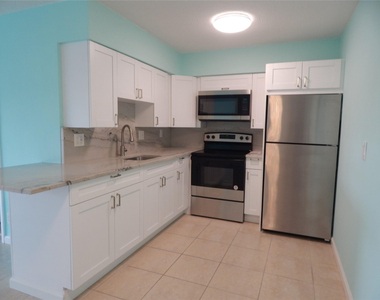 3220 Bayview Drive - Photo Thumbnail 5