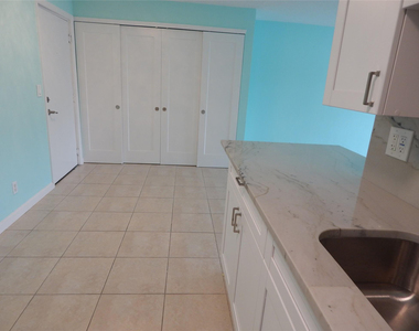3220 Bayview Drive - Photo Thumbnail 7