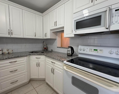 108 Ne 20th Avenue Ne - Photo Thumbnail 3