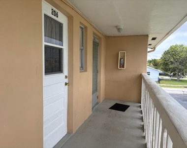 108 Ne 20th Avenue Ne - Photo Thumbnail 27