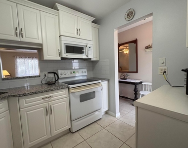 108 Ne 20th Avenue Ne - Photo Thumbnail 2