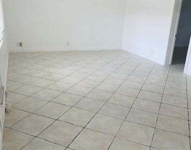 2837 Ne 30th Street - Photo Thumbnail 8