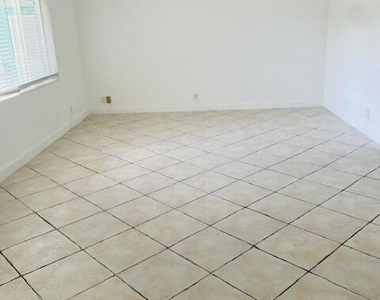 2837 Ne 30th Street - Photo Thumbnail 10