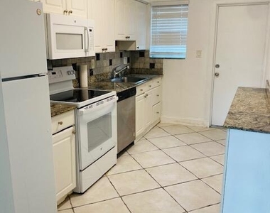 2837 Ne 30th Street - Photo Thumbnail 12