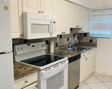 2837 Ne 30th Street - Photo Thumbnail 13