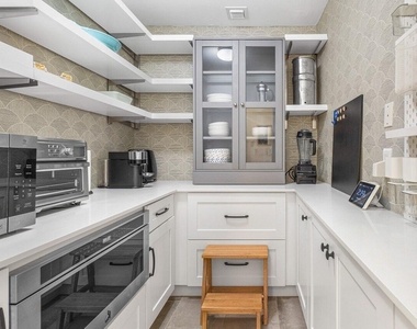 783 Toledo Drive - Photo Thumbnail 10