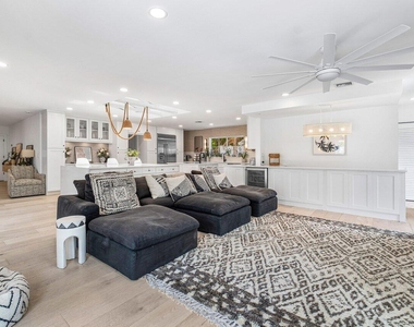 783 Toledo Drive - Photo Thumbnail 16