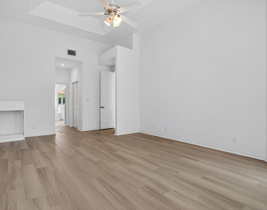 10251 Nw 62nd Drive - Photo Thumbnail 15