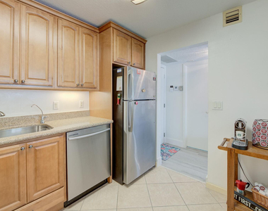 7081 Environ Boulevard - Photo Thumbnail 16
