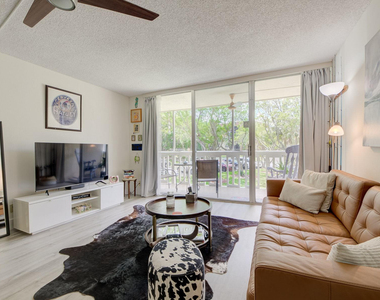 7081 Environ Boulevard - Photo Thumbnail 6