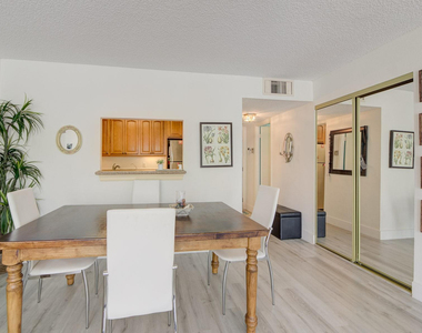 7081 Environ Boulevard - Photo Thumbnail 12