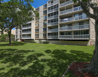 7081 Environ Boulevard - Photo Thumbnail 32