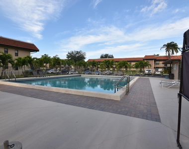 21895 Lake Forest Circle - Photo Thumbnail 12