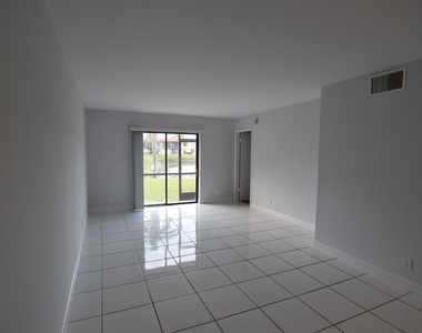 21895 Lake Forest Circle - Photo Thumbnail 4
