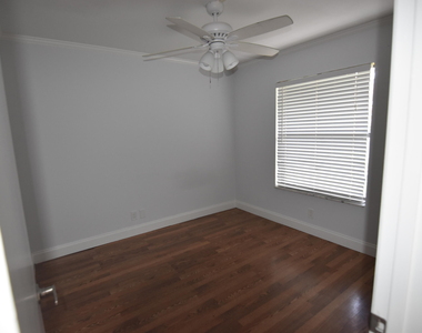 21895 Lake Forest Circle - Photo Thumbnail 8