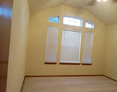 8812 Nw 85th Place - Photo Thumbnail 13