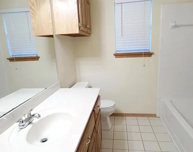 8812 Nw 85th Place - Photo Thumbnail 15