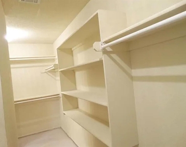 8812 Nw 85th Place - Photo Thumbnail 11