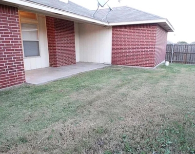 8812 Nw 85th Place - Photo Thumbnail 17