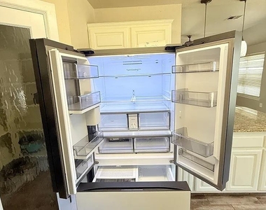 1801 Brittany Lane - Photo Thumbnail 4