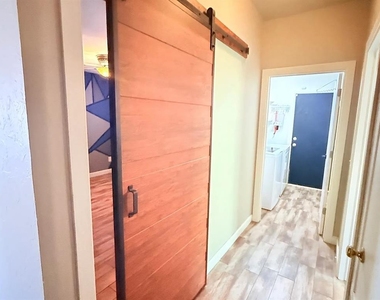 1801 Brittany Lane - Photo Thumbnail 13
