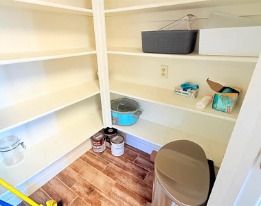 1801 Brittany Lane - Photo Thumbnail 3