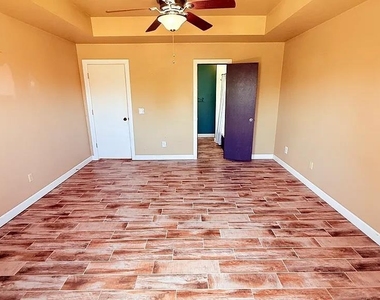 1801 Brittany Lane - Photo Thumbnail 19
