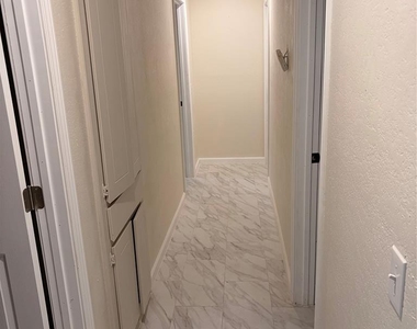 116 Seminole Lane - Photo Thumbnail 4
