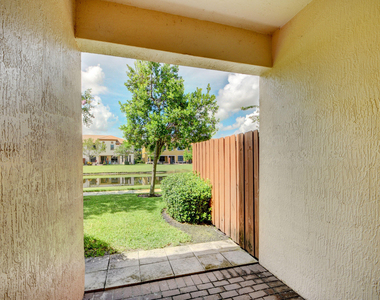 10385 Wellington Parc Drive - Photo Thumbnail 34