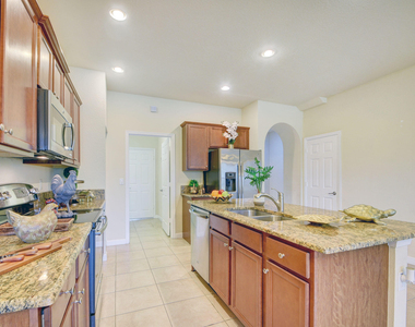 10385 Wellington Parc Drive - Photo Thumbnail 2