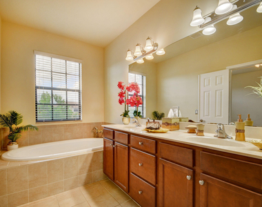 10385 Wellington Parc Drive - Photo Thumbnail 23