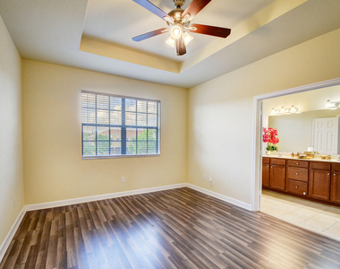 10385 Wellington Parc Drive - Photo Thumbnail 20