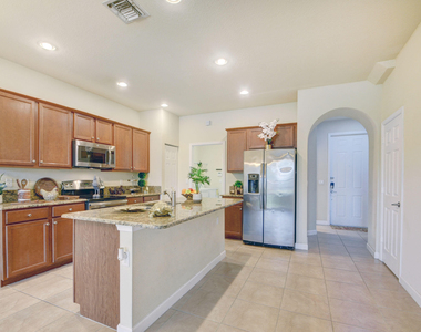 10385 Wellington Parc Drive - Photo Thumbnail 3