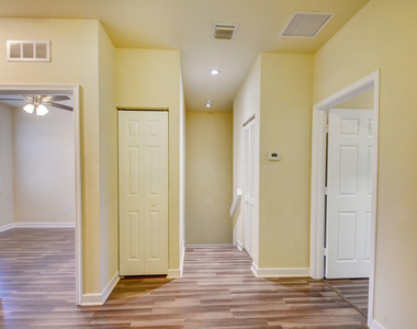 10385 Wellington Parc Drive - Photo Thumbnail 32