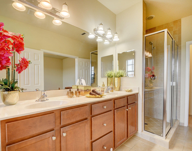 10385 Wellington Parc Drive - Photo Thumbnail 24