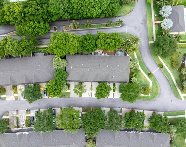 129 Spruce Street - Photo Thumbnail 18
