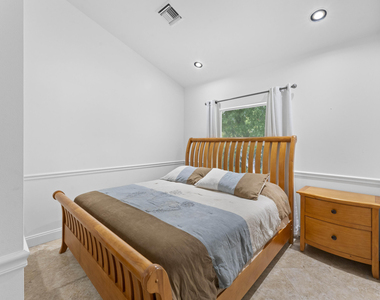 129 Spruce Street - Photo Thumbnail 31