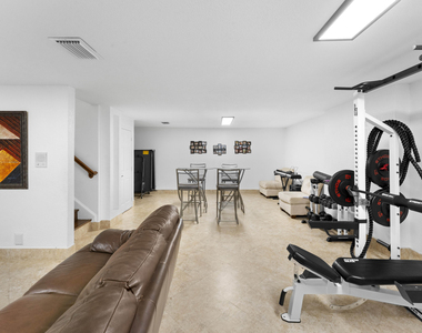 129 Spruce Street - Photo Thumbnail 6