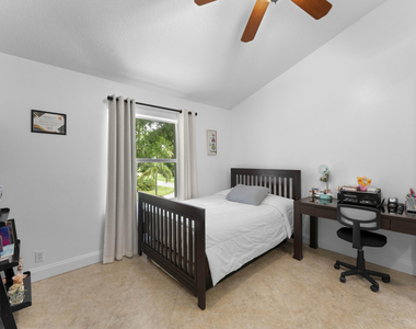 129 Spruce Street - Photo Thumbnail 32