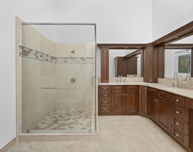 129 Spruce Street - Photo Thumbnail 10