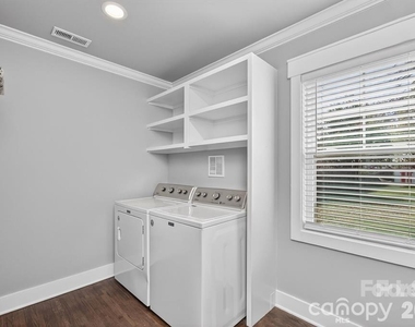 307 E Peterson Drive - Photo Thumbnail 8