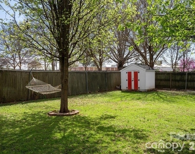 307 E Peterson Drive - Photo Thumbnail 18