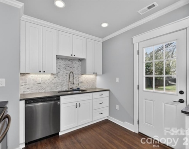 307 E Peterson Drive - Photo Thumbnail 6