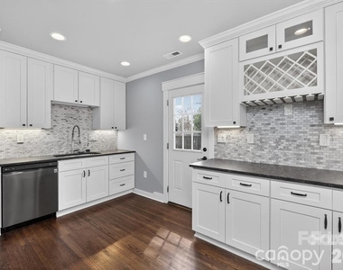 307 E Peterson Drive - Photo Thumbnail 3